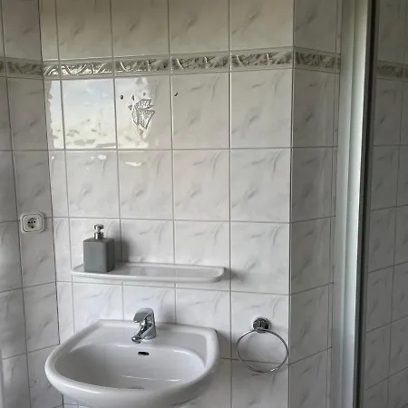 Gasthaus & Restaurant Dahlemer Binz شقة *
